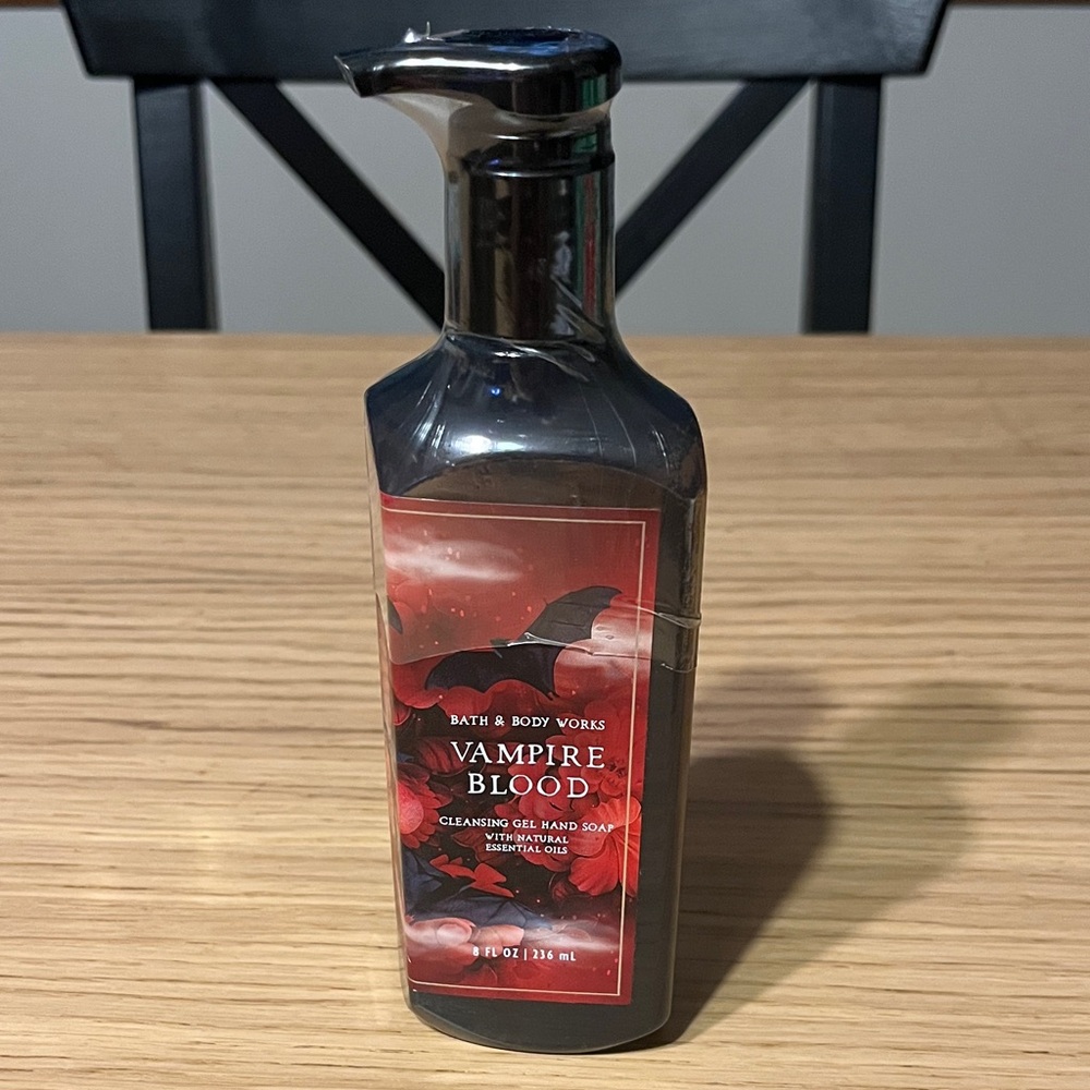 Bath & Body Works Cleansing Gel Hand Soap. Vampire Blood.